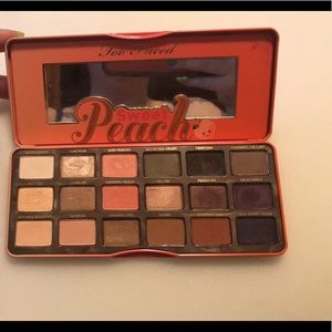 TooFaced Sweet Peach Eyeshadow pallet
